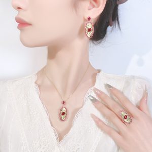 Gold-plated Simulation Red Corundum Design Old Money Style Suit