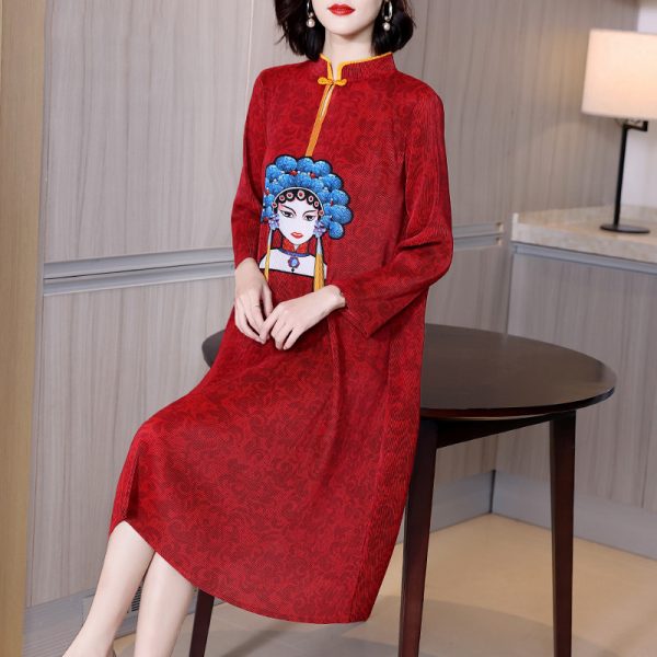 Middle-aged Mother's Red Dress Spring