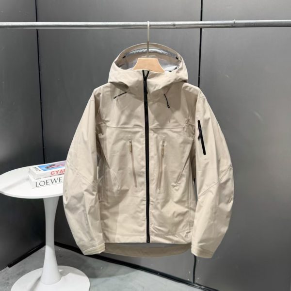 Outdoor Windproof And Waterproof Hardshell Jacket For Sports