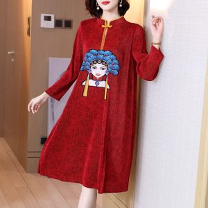 Middle-aged Mother's Red Dress Spring